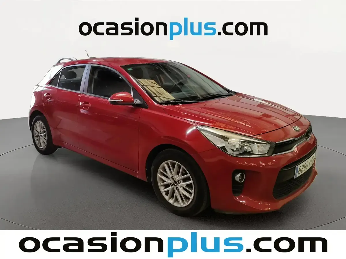 Usado Kia Rio 84 CV (61 kW) 2017 Rojo Berlina