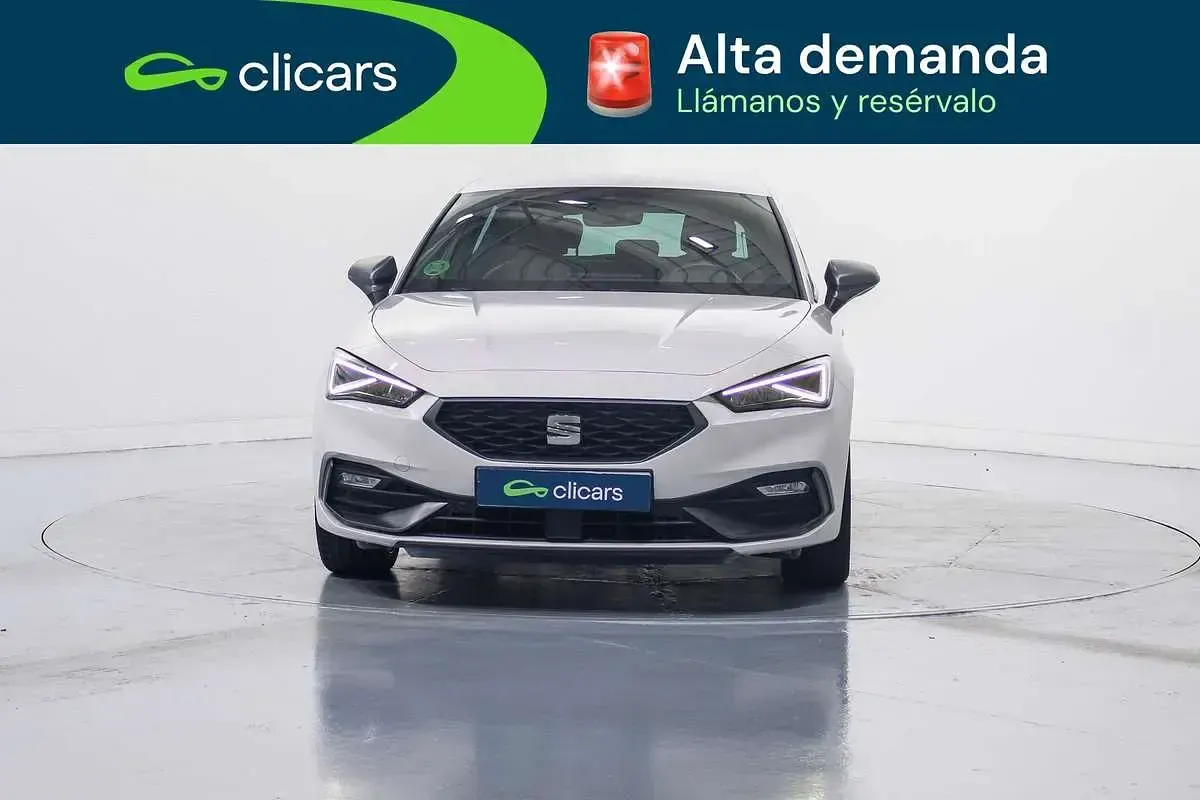 Usado Seat Leon FR 150 CV (110 kW) 2022 Blanco Utilitario