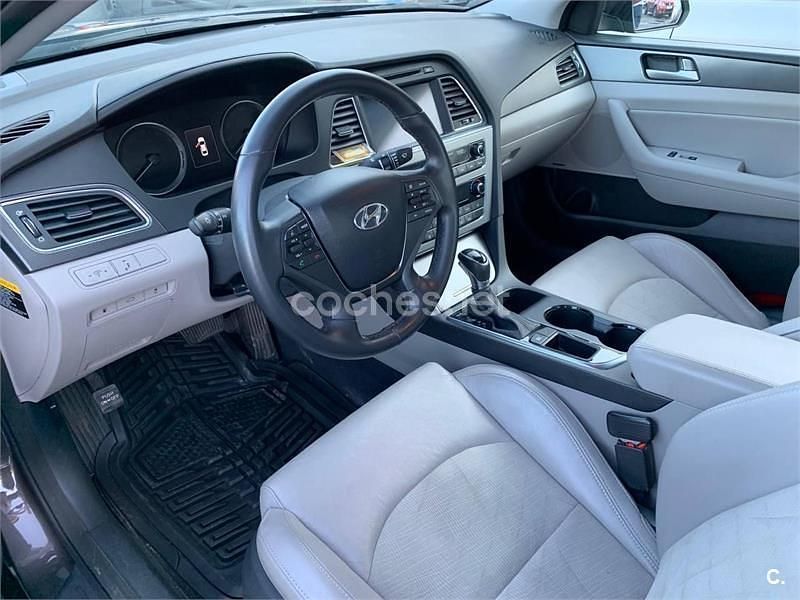 Marrón Usado 2011 Hyundai Sonata Style Berlina | 4500 € - Imagen 1/4