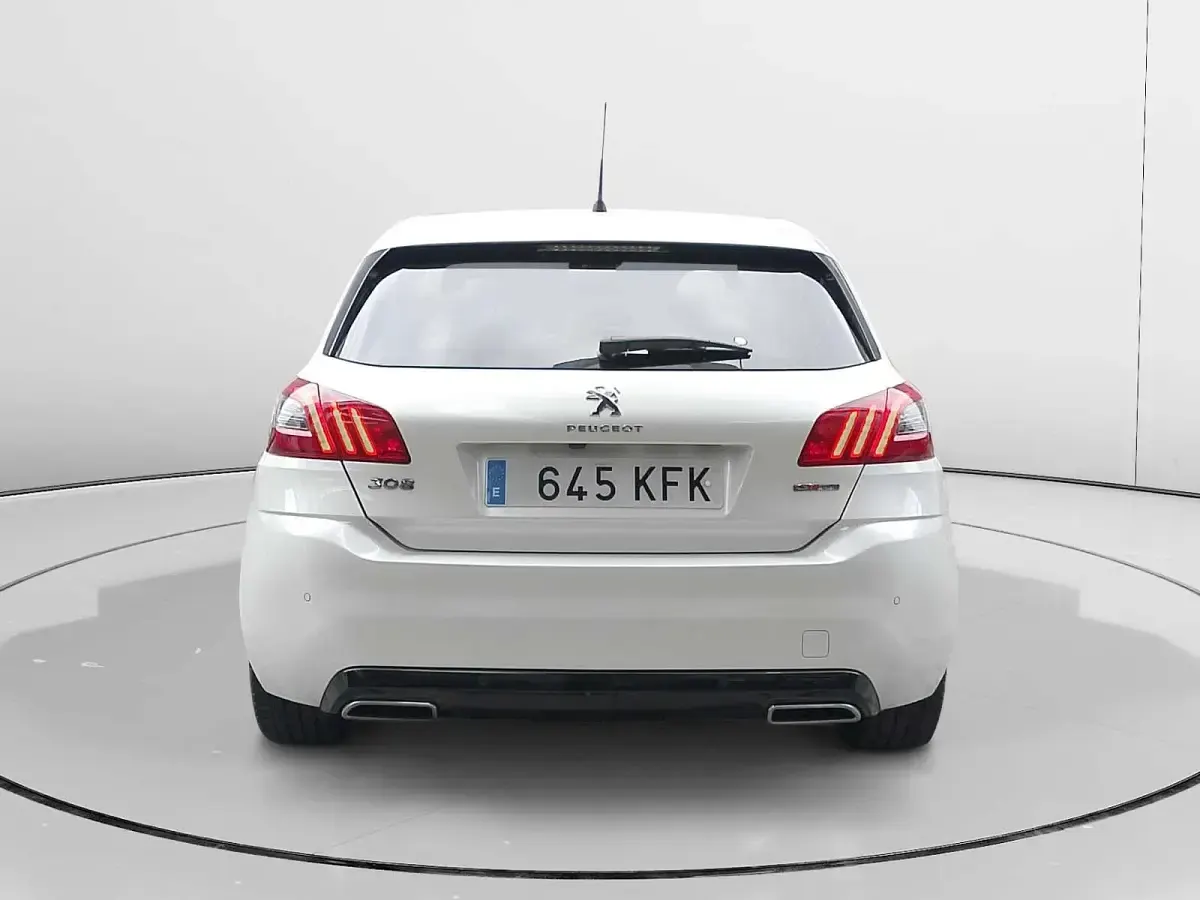 Usado Peugeot 308 GT-line 131 CV (96 kW) 2017 Negro Utilitario