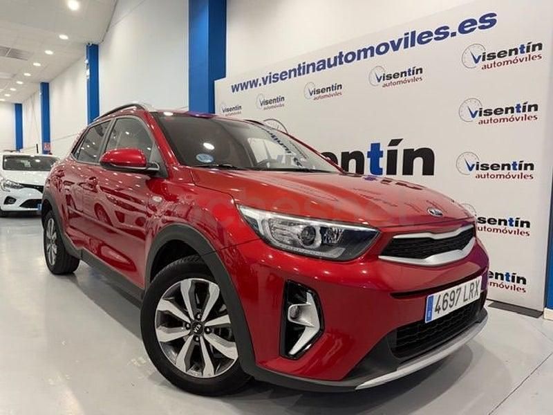 Usado Kia Stonic 100 CV (73 kW) 2021 Granate SUV