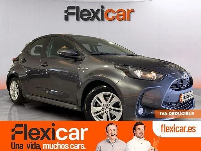 Usado Toyota Yaris Hybrid Active 116 CV (85 kW) 2021 Gris
