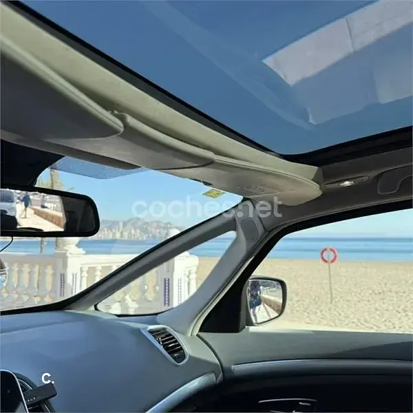 Usado Renault Espace Zen 160 CV (117 kW) 2016 Gris / plata Monovolumen