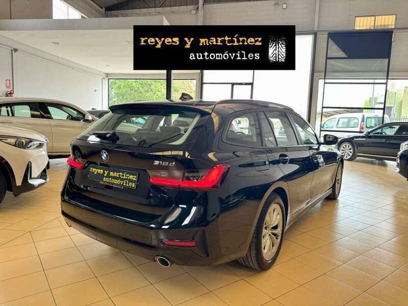 Usado BMW 318 150 CV (110 kW) 2020 Negro Familiar