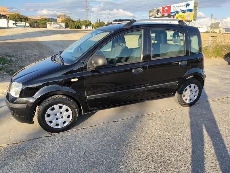 Usado Fiat Panda 70 CV (51 kW) 2011 Negro Utilitario
