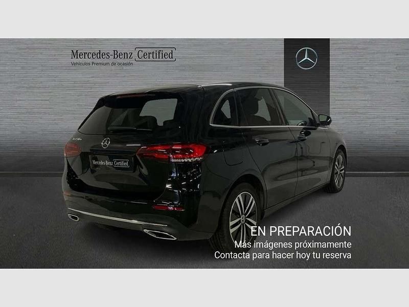 Usado Mercedes E250 218 CV (160 kW) 2021 Negro Familiar
