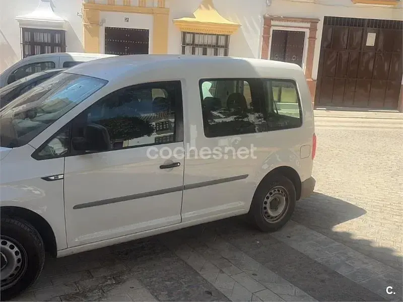 Usado VW Caddy Edition 102 CV (75 kW) 2018 Blanco Monovolumen