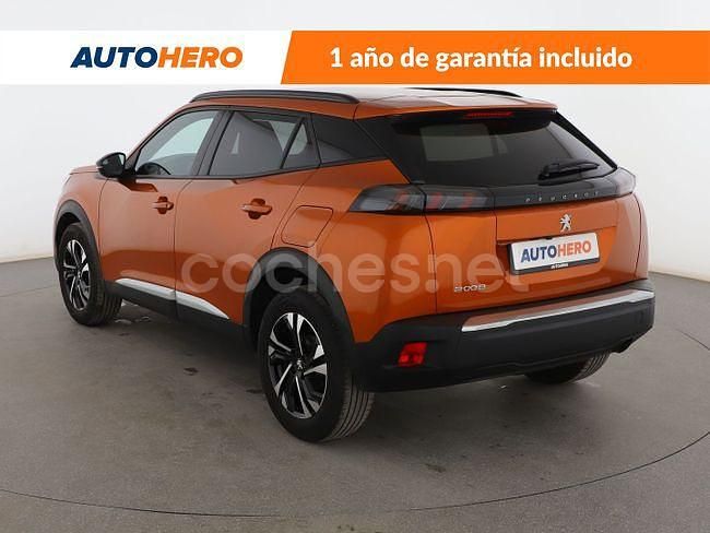 Usado Peugeot 2008 Allure 100 CV (73 kW) 2023 Naranja SUV