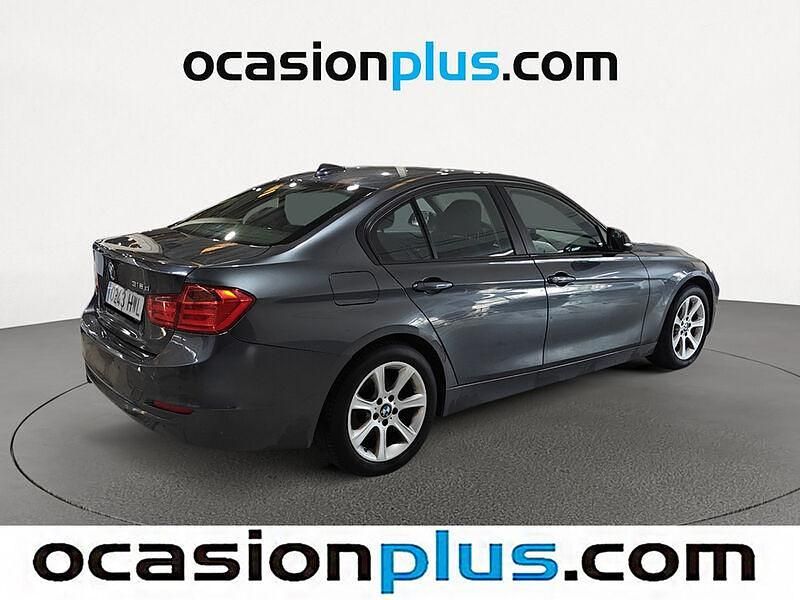 Usado BMW 318 143 HP (105 kW) 2014 Cinzento Sedan