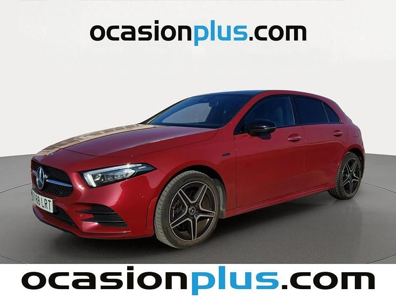 Rojo Usado 2021 Mercedes A250 AMG Utilitario | 28.173 € (Precio justo) - Imagen 1/4