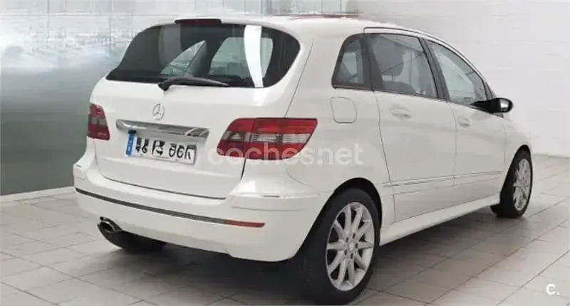 Usado Mercedes B180 Sport Edition 109 CV (80 kW) 2009 Blanco Monovolumen