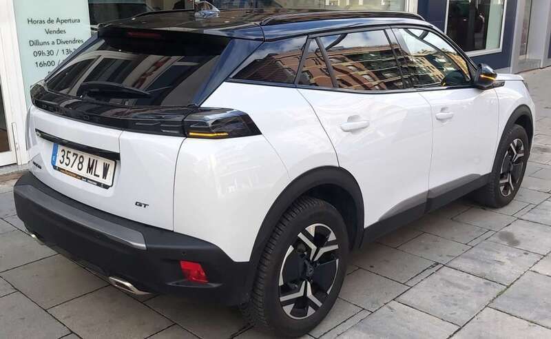 Usado Peugeot 2008 GT 131 CV (96 kW) 2023 Blanco SUV