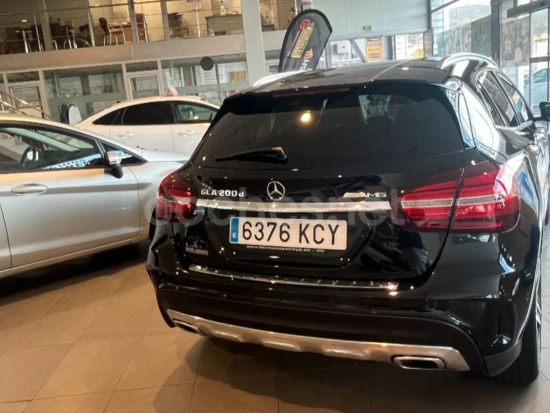 Usado Mercedes GLA200 AMG line 136 CV (100 kW) 2017 Negro SUV