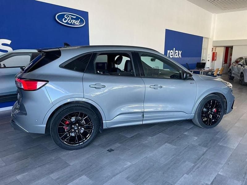 Usado Ford Kuga ST-Line X 150 CV (110 kW) 2023 Plateado SUV