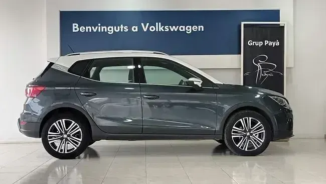 Usado Seat Arona FR 115 CV (84 kW) 2024 Gris / plata SUV