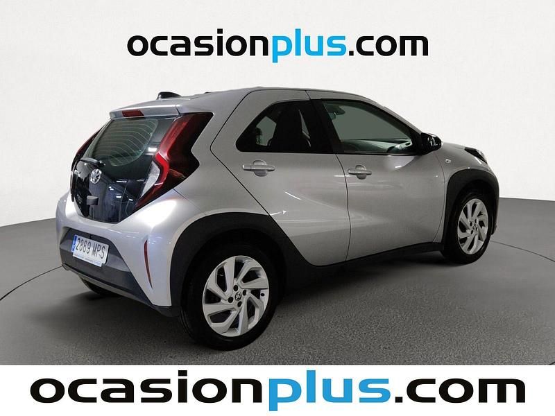 Usado Toyota Aygo X Play 72 CV (52 kW) 2024 Gris SUV