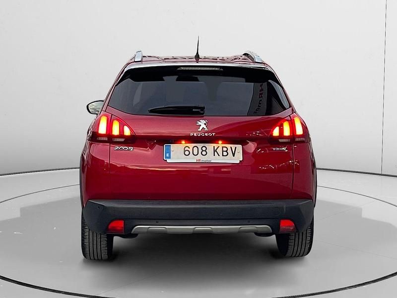 Usado Peugeot 2008 Allure 131 CV (96 kW) 2017 Rojo SUV