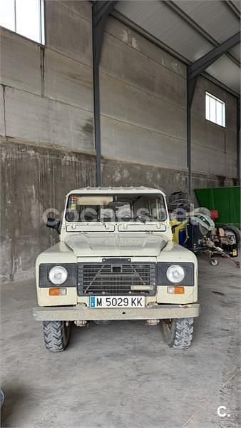 Usado Land Rover Defender 112 CV (82 kW) 1995 Beige SUV