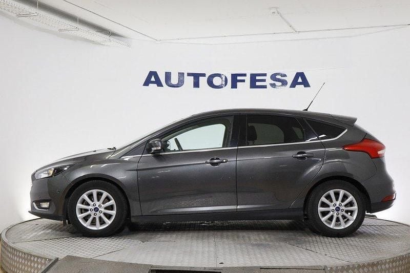 Usado Ford Focus Titanium 150 CV (110 kW) 2016 Gris Utilitario