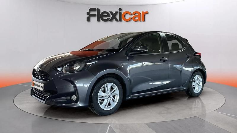 Usado Toyota Yaris Hybrid Business Edition 116 CV (85 kW) 2021 Negro Utilitario