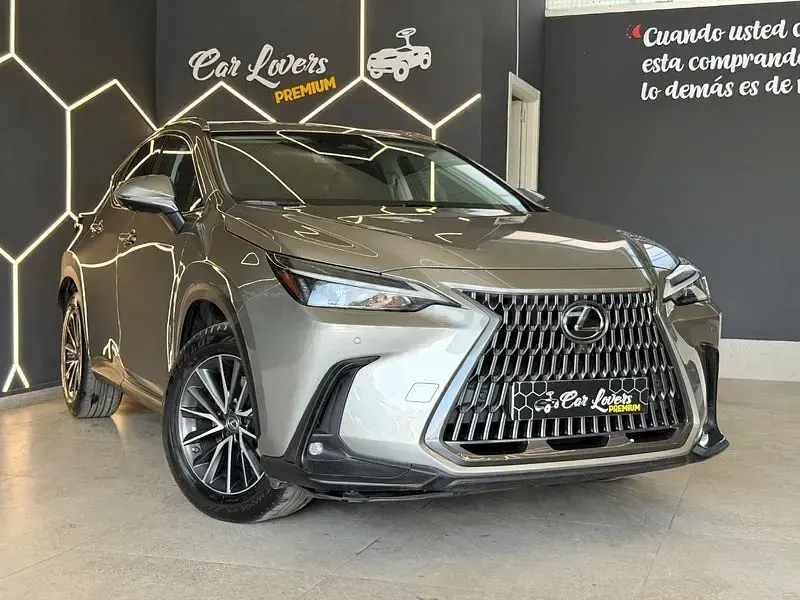 Usado Lexus NX350h Executive Line 242 CV (177 kW) 2023 Beige SUV