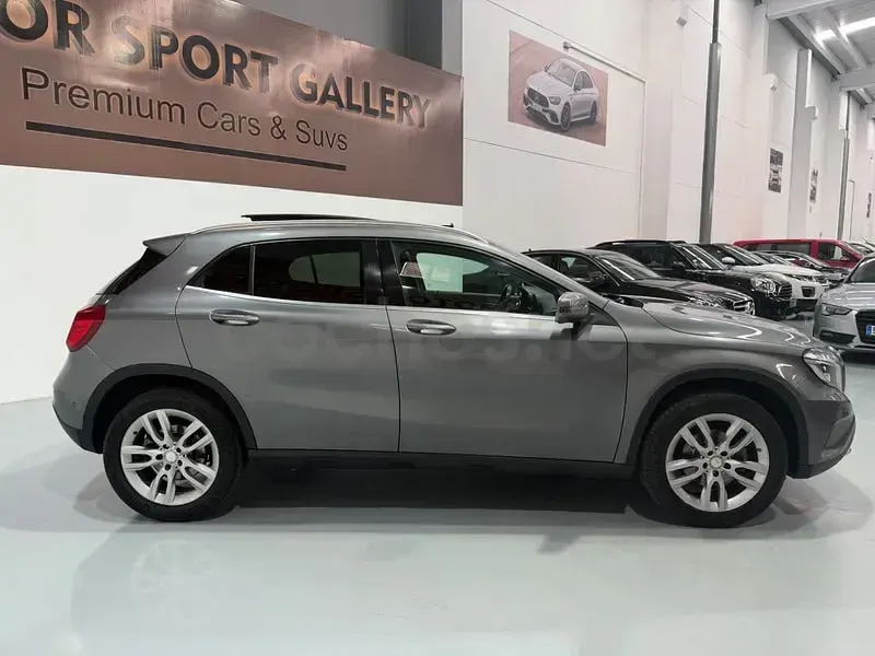 Usado Mercedes GLA220 Urban 170 CV (125 kW) 2015 Gris / plata SUV