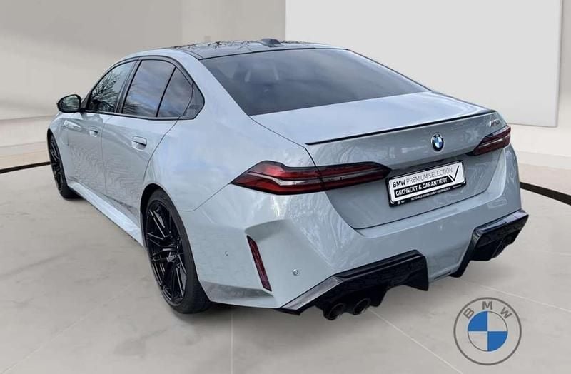 Używany BMW M5 M Sport 727 KM (534 kW) 2025 Szary Sedan/Limuzyna