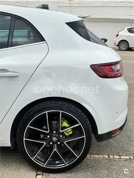 Usado Renault Mégane Zen 130 CV (95 kW) 2018 Blanco Berlina