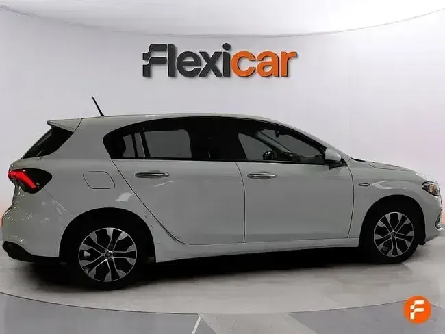 Begagnad Fiat Tipo City Life 101 HK (74 kW) 2022 Vit Sedan