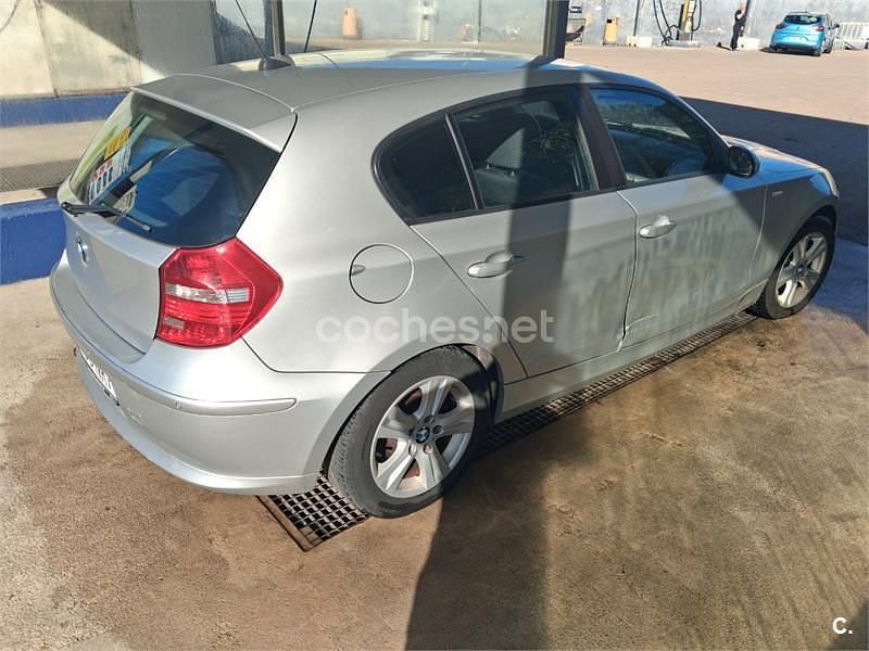 Usado BMW 118 143 CV (105 kW) 2009 Gris / plata Utilitario