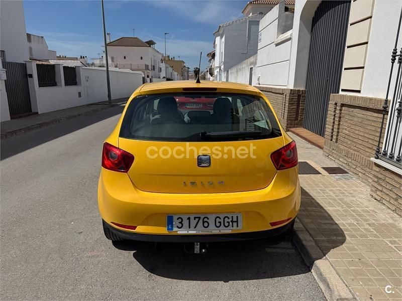 Usado Seat Ibiza Reference 105 CV (77 kW) 2008 Amarillo Berlina