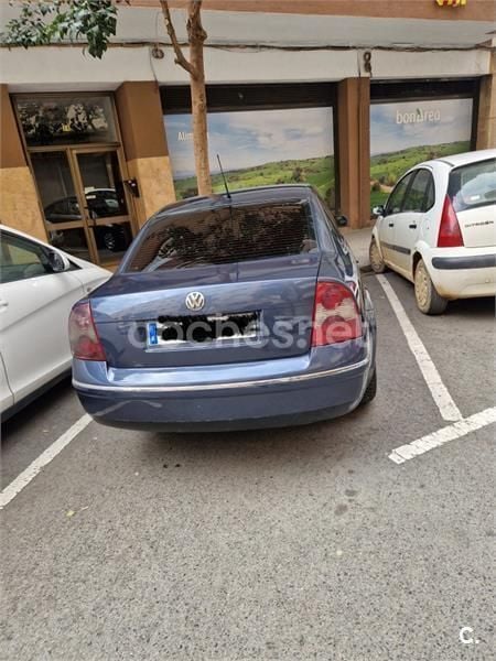Azul Usado 2002 VW Passat Comfortline Familiar | 3200 € (Buen precio) - Imagen 1/4
