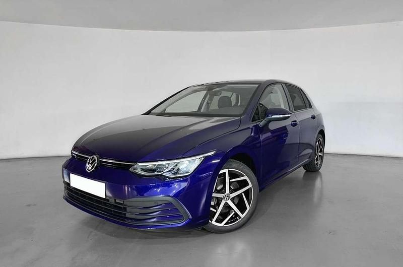 Azul Usado 2024 VW Golf VIII Berlina | 28.790 € (Precio justo) - Imagen 1/4