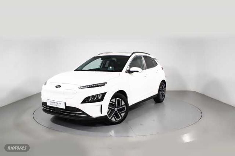 Atlas white Usado 2022 Hyundai Kona SUV | 28.500 € - Imagen 1/4