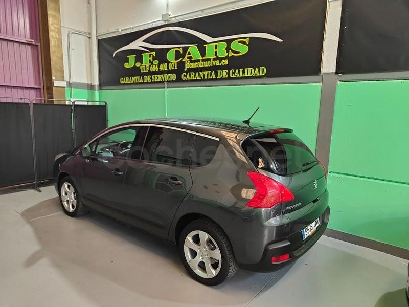 Usado Peugeot 3008 Premium 111 CV (81 kW) 2009 Gris / plata Familiar