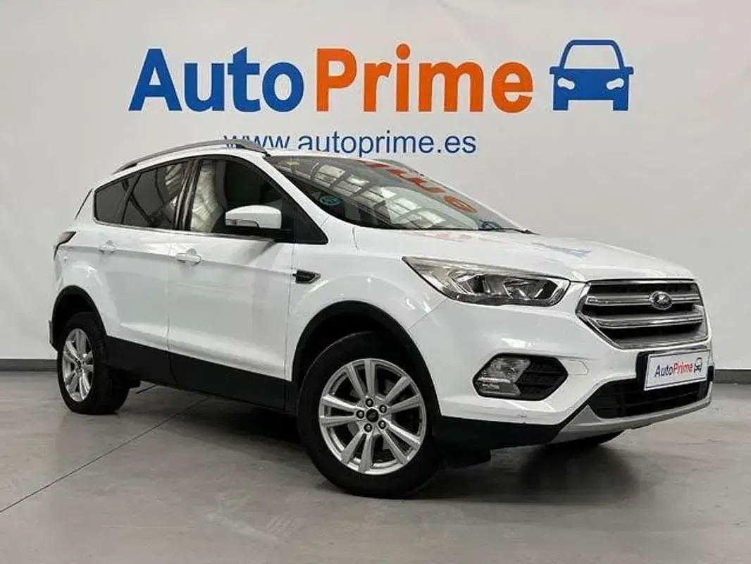 Usado Ford Kuga Trend 150 CV (110 kW) 2018 Blanco SUV