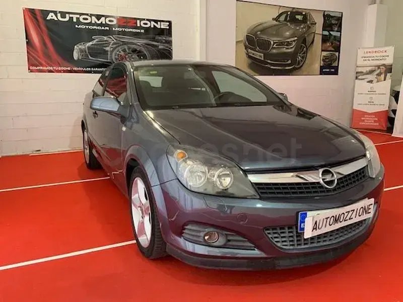 Usado Opel Astra GTC Sport 120 CV (88 kW) 2008 Gris / plata Berlina