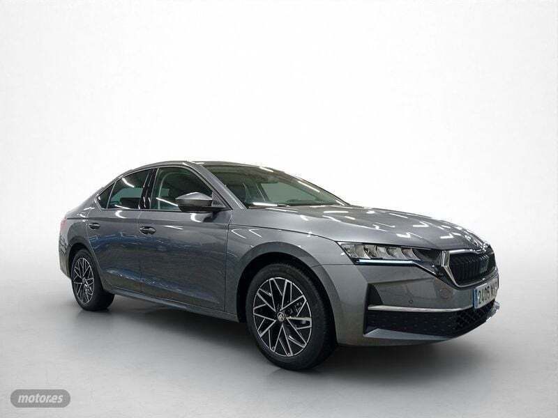 Gris Nuevo 2025 Skoda Octavia Selection Berlina | 30.900 € (Precio justo) - Imagen 1/4