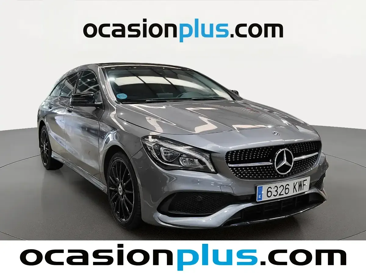 Usado Mercedes CLA200 136 CV (100 kW) 2019 Gris Coupe