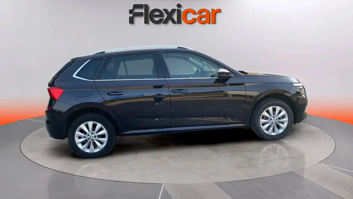 Usado Skoda Kamiq Ambition 90 CV (66 kW) 2022 Negro SUV