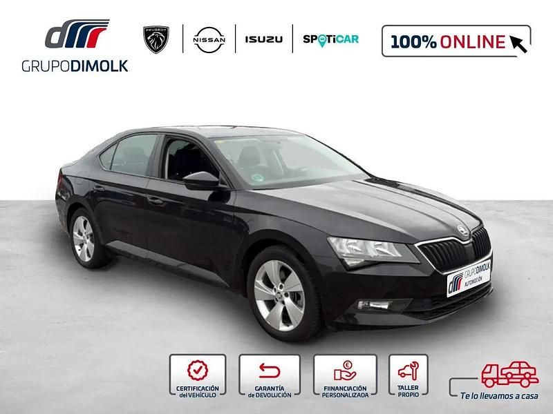 Usado Skoda Superb Style 150 HP (110 kW) 2018 Preto Carrinha