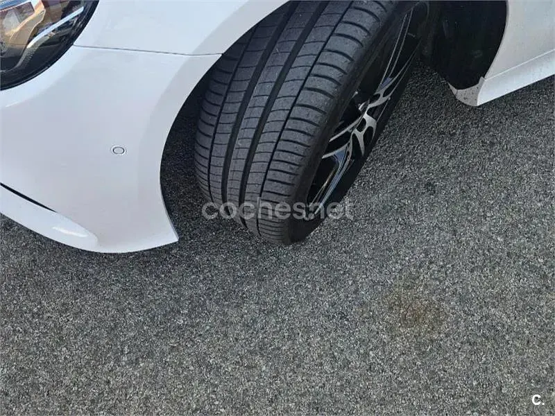Używany Mercedes E220 194 KM (142 kW) 2018 Biały Coupe