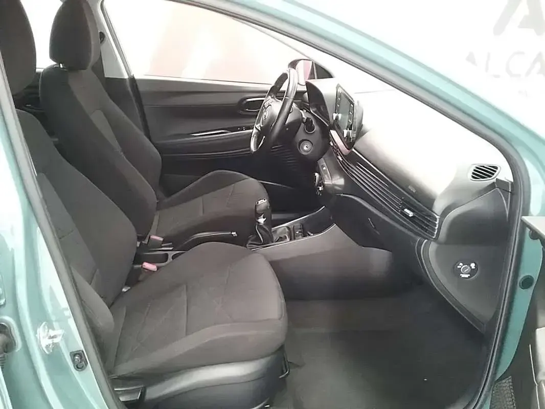 Usado Hyundai Bayon 84 CV (61 kW) 2021 Verde SUV