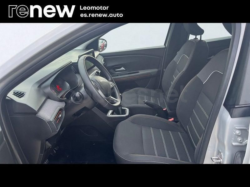 Usado Dacia Sandero Expression 91 CV (66 kW) 2023 Gris / plata Berlina
