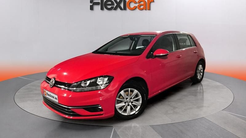 Usado VW Golf VII Advance 116 CV (85 kW) 2019 Rojo Familiar
