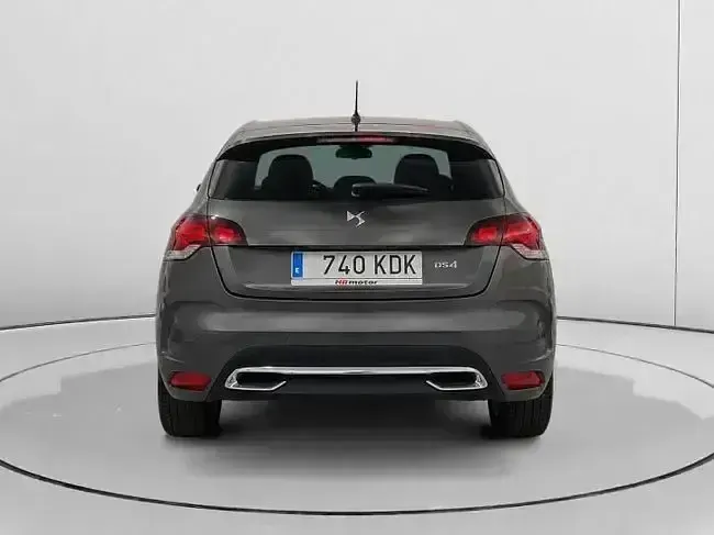 Usado DS Automobiles DS4 Performance 165 CV (121 kW) 2017 Gris Berlina