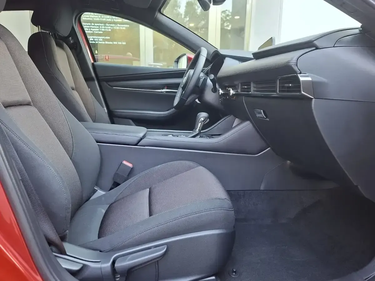 Nuevo Mazda 3 Exclusive-Line 140 CV (102 kW) 2026 Rojo Berlina