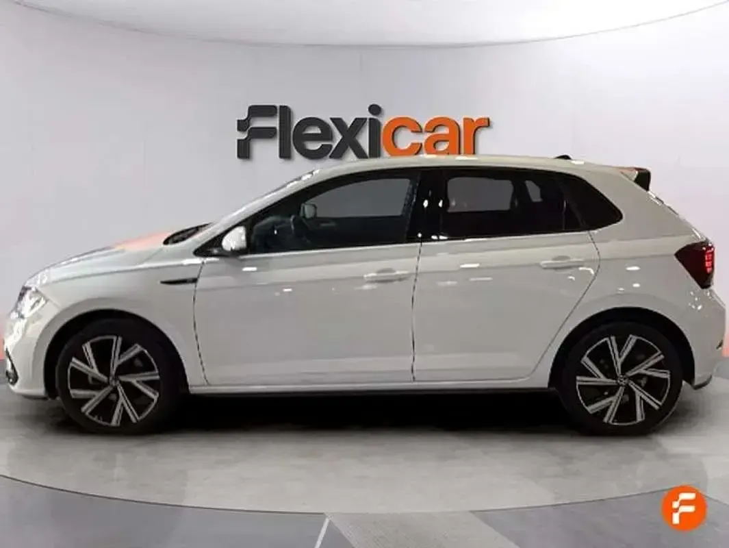 Usado VW Polo R-line 110 CV (80 kW) 2022 Blanco Utilitario