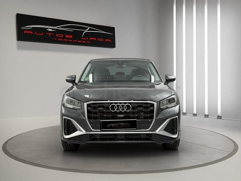 Usado Audi Q2 S-Line 150 CV (110 kW) 2024 Gris / plata SUV
