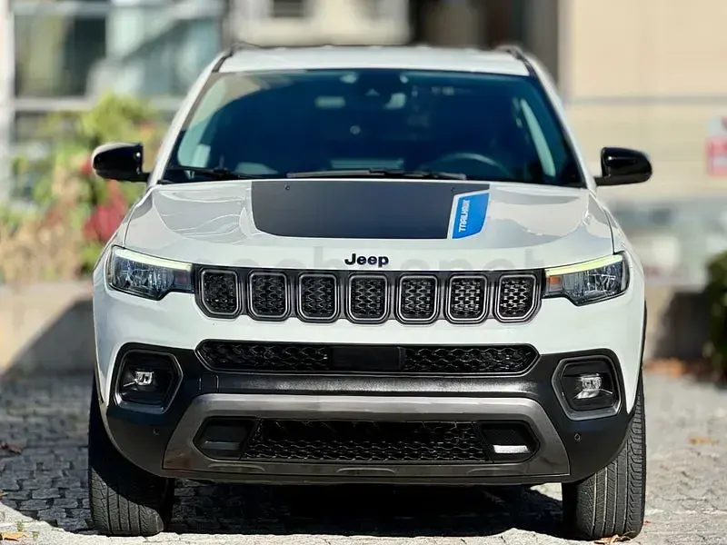Usado Jeep Compass Trailhawk 240 CV (176 kW) 2023 Blanco SUV